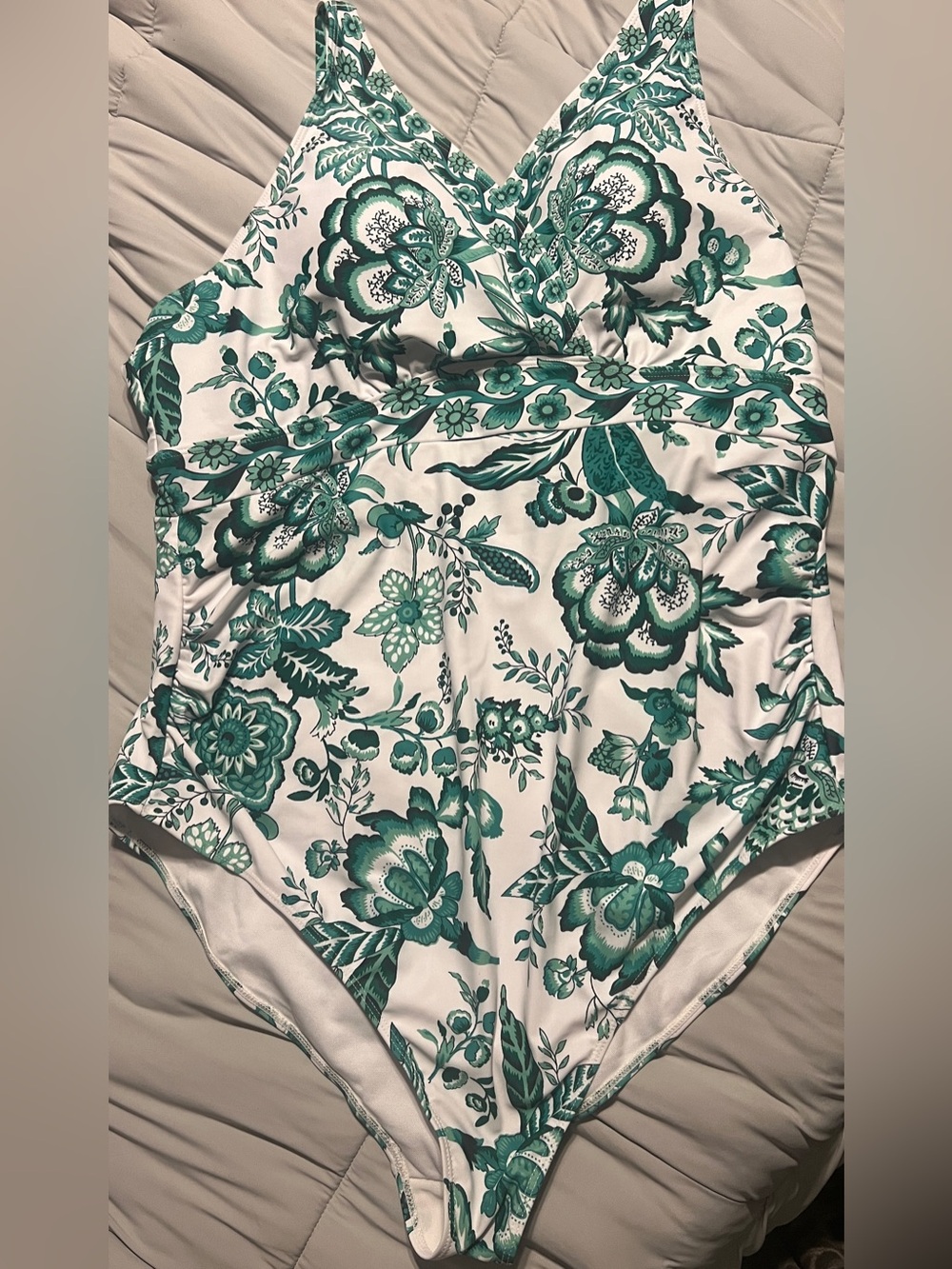 Bloomchic 22/24 Plus One Piece
Swimsuit- Green/White w/ matching sheer coverup - Picture 2 of 8